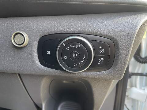 Ford Transit Custom 2.0 320 EcoBlue Panel Van 5dr Diesel Manual L2 H2 Euro 6 (130 ps) - U824