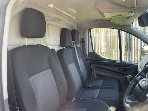 Ford Transit Custom 2.0 320 EcoBlue Panel Van 5dr Diesel Manual L2 H2 Euro 6 (130 ps) - U824