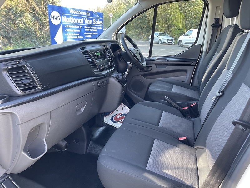 Ford Transit Custom 2.0 320 EcoBlue Panel Van 5dr Diesel Manual L2 H2 Euro 6 (130 ps) - U824