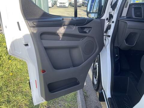 Ford Transit Custom 2.0 320 EcoBlue Panel Van 5dr Diesel Manual L2 H2 Euro 6 (130 ps) - U824