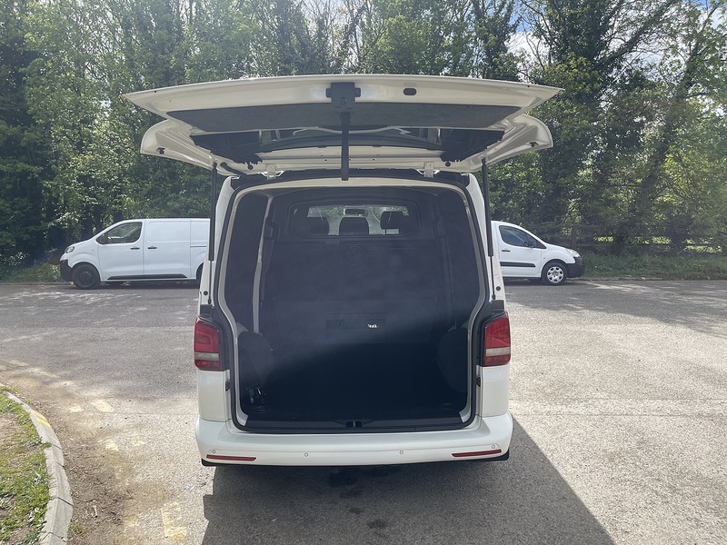 Volkswagen Transporter Sportline Transporter Sportline Sportline T32 Combi Van 1 Manual Diesel - U832