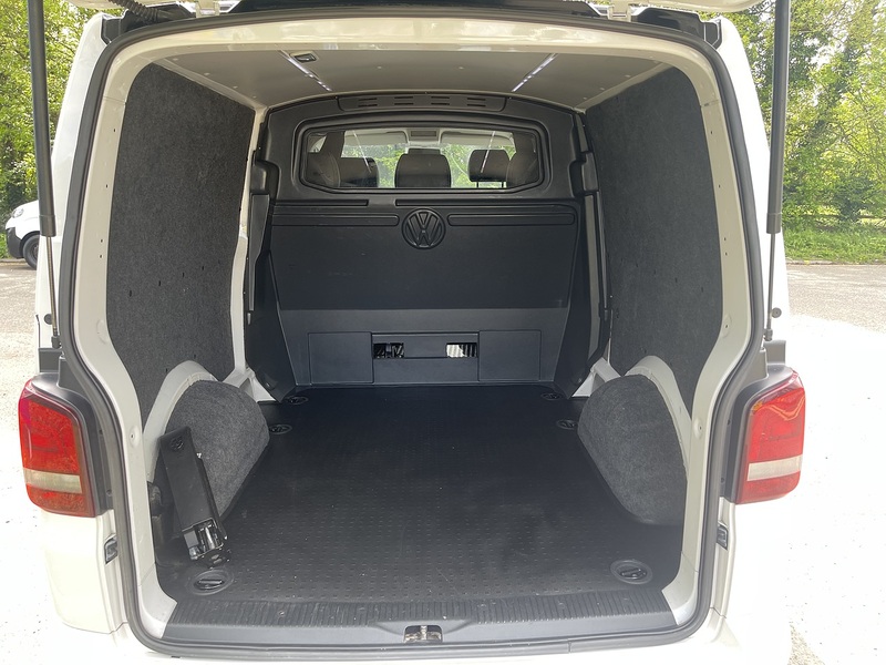 Volkswagen Transporter Sportline Transporter Sportline Sportline T32 Combi Van 1 Manual Diesel - U832