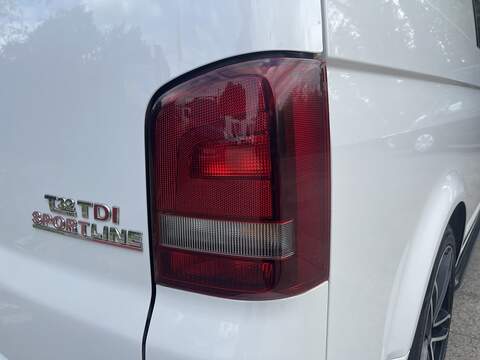 Volkswagen Transporter Sportline Transporter Sportline Sportline T32 Combi Van 1 Manual Diesel - U832