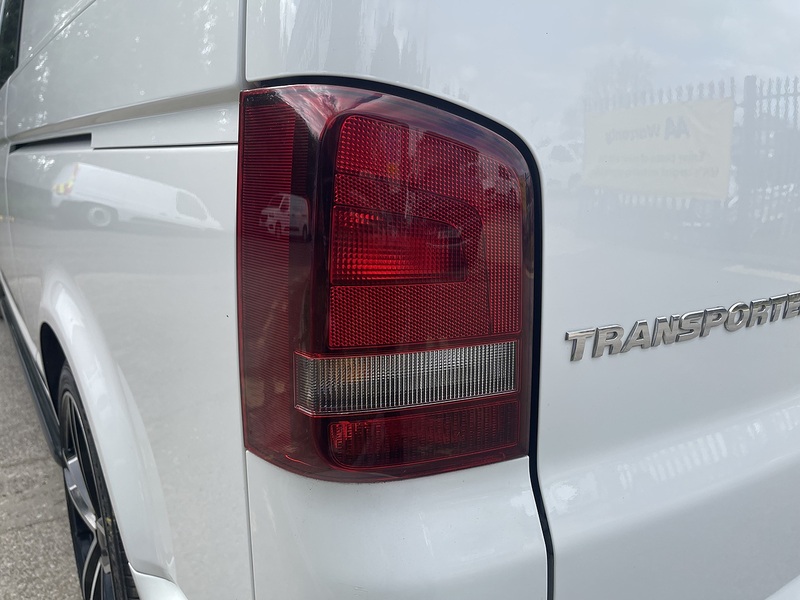 Volkswagen Transporter Sportline Transporter Sportline Sportline T32 Combi Van 1 Manual Diesel - U832