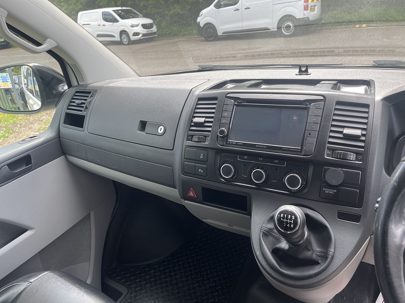 Volkswagen Transporter Sportline Transporter Sportline Sportline T32 Combi Van 1 Manual Diesel - U832