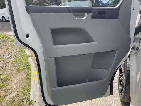 Volkswagen Transporter Sportline Transporter Sportline Sportline T32 Combi Van 1 Manual Diesel - U832