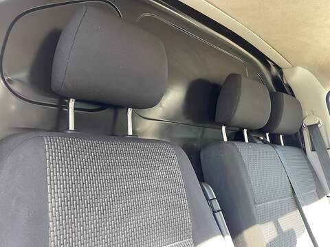 Volkswagen Transporter 2.0 TDI T28 Highline FWD SWB Euro 6 (s/s) 5dr - U833