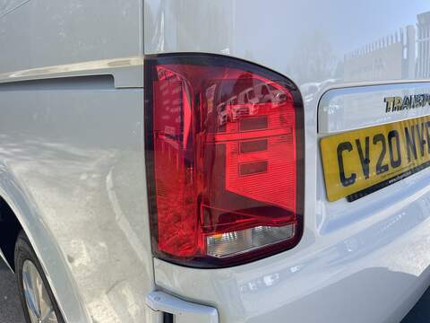 Volkswagen Transporter 2.0 TDI T28 Highline FWD SWB Euro 6 (s/s) 5dr - U833