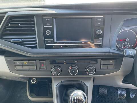 Volkswagen Transporter 2.0 TDI T28 Highline FWD SWB Euro 6 (s/s) 5dr - U833