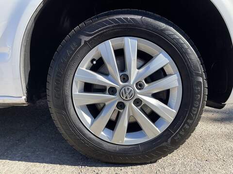 Volkswagen Transporter 2.0 TDI T28 Highline FWD SWB Euro 6 (s/s) 5dr - U833