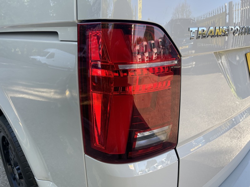 Volkswagen Transporter 2.0 TDI T32 Highline Kombi DSG FWD SWB Euro 6 (s/s) 5dr - U834