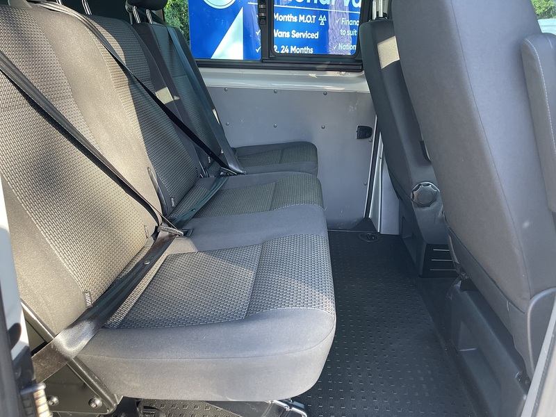 Volkswagen Transporter 2.0 TDI T32 Highline Kombi DSG FWD SWB Euro 6 (s/s) 5dr - U834
