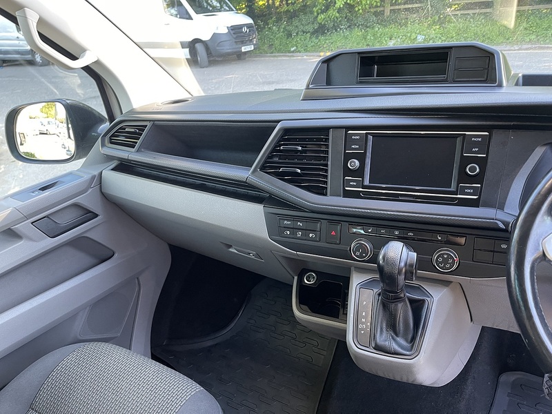 Volkswagen Transporter 2.0 TDI T32 Highline Kombi DSG FWD SWB Euro 6 (s/s) 5dr - U834