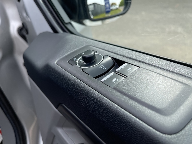 Ford Tourneo Custom 2.0 320 EcoBlue Titanium Luxe L1 Euro 6 (s/s) 5dr - U842