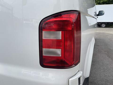 Volkswagen Transporter 2.0 TDI T32 BlueMotion Tech Startline FWD LWB Euro 6 (s/s) 5dr - U853