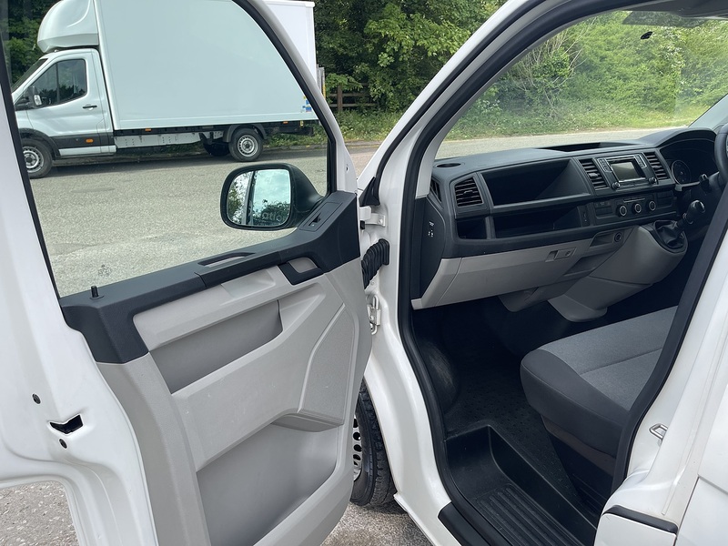 Volkswagen Transporter 2.0 TDI T32 BlueMotion Tech Startline FWD LWB Euro 6 (s/s) 5dr - U853