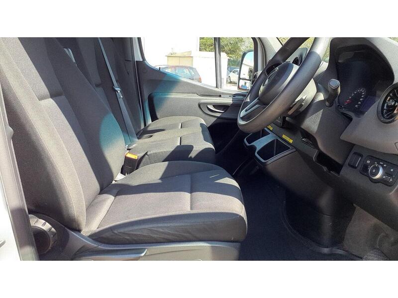 Mercedes-Benz eSprinter 55kWh Progressive Auto FWD L2 H2 5dr 20kW Charger - U854