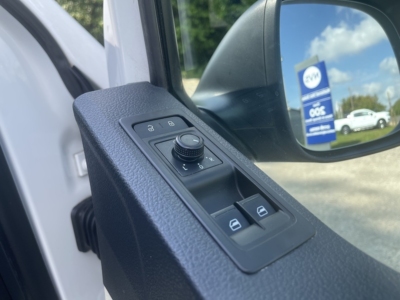 Volkswagen Transporter 2.0 TDI T32 BlueMotion Tech Startline FWD LWB Euro 6 (s/s) 5dr - U855