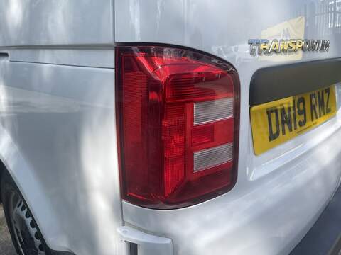 Volkswagen Transporter 2.0 TDI T32 BlueMotion Tech Startline FWD LWB Euro 6 (s/s) 5dr - U855