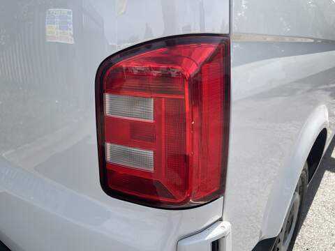 Volkswagen Transporter 2.0 TDI T32 BlueMotion Tech Startline FWD LWB Euro 6 (s/s) 5dr - U856