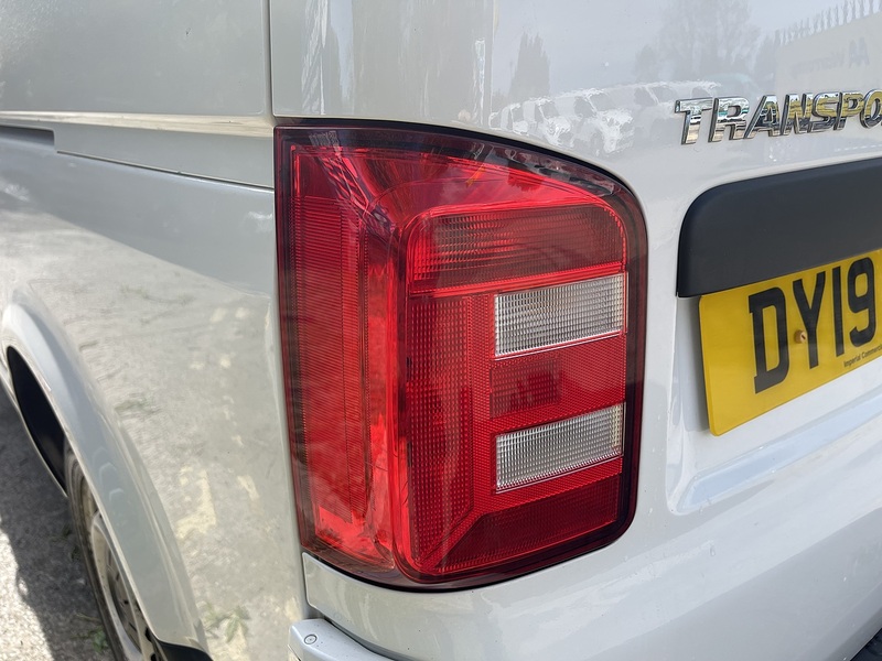 Volkswagen Transporter 2.0 TDI T32 BlueMotion Tech Startline FWD LWB Euro 6 (s/s) 5dr - U856