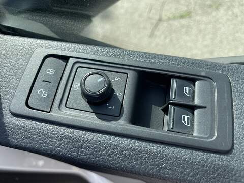 Volkswagen Transporter 2.0 TDI T32 BlueMotion Tech Startline FWD LWB Euro 6 (s/s) 5dr - U856