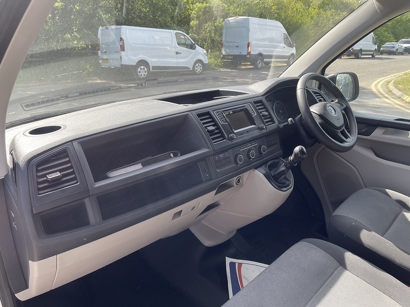 Volkswagen Transporter 2.0 TDI T32 BlueMotion Tech Startline FWD LWB Euro 6 (s/s) 5dr - U856