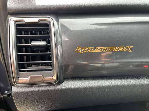 Ford Ranger 2.0 EcoBlue Wildtrak Pickup Double Cab 4dr Diesel Auto 4WD Euro 6 (s/s) (213 ps) - U860