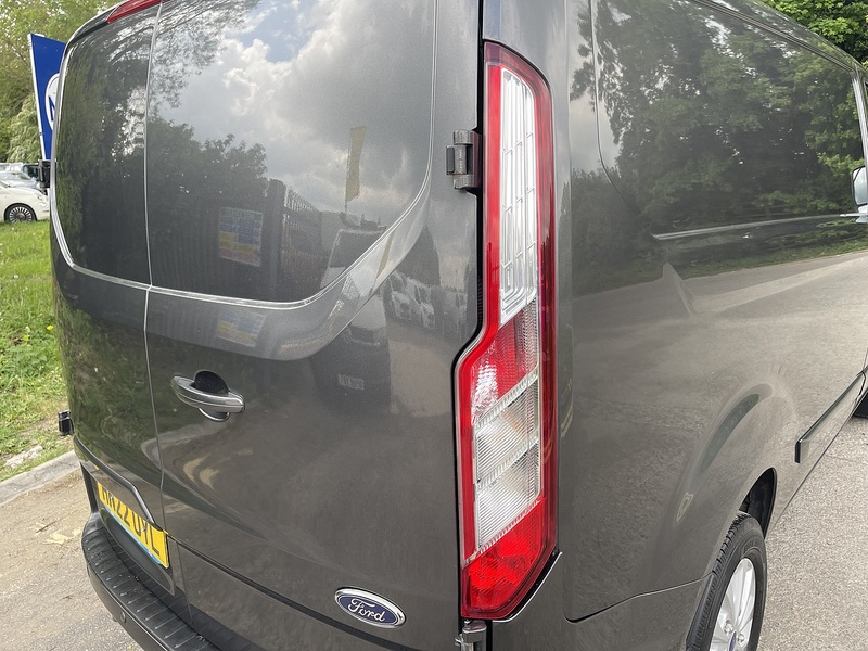 Ford Transit Custom Transit Custom Limited Panel Van 1 Manual Diesel - U867