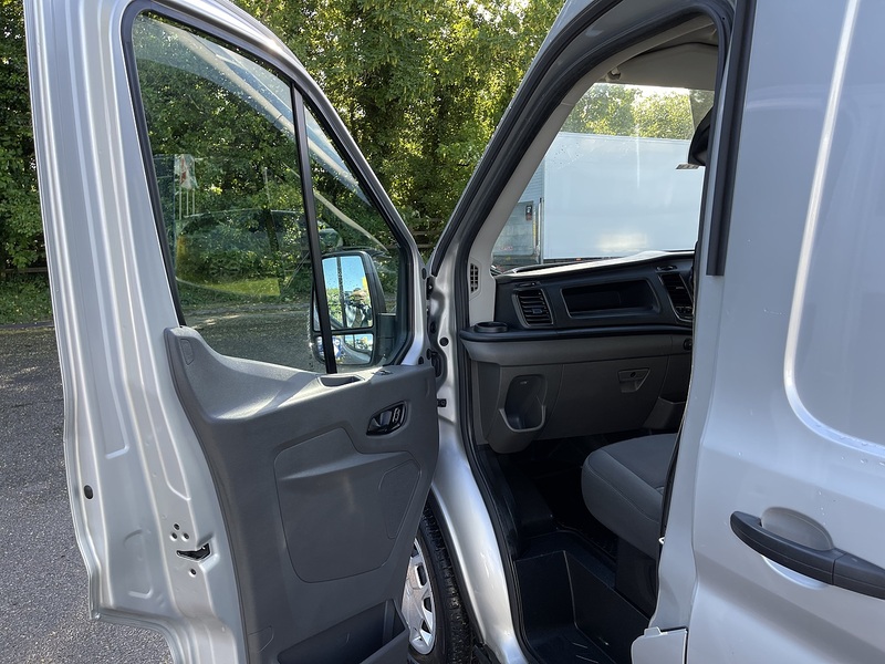 Ford Transit 2.0 350 EcoBlue Trend RWD L4 H3 Euro 6 (s/s) 5dr - U881