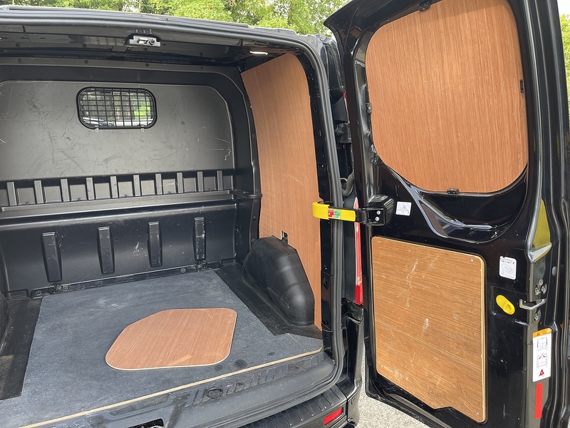 Ford Transit Custom 2.0 300 EcoBlue Limited Crew Van Auto L1 H1 Euro 6 (s/s) 5dr - U884