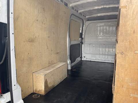 MAXUS Deliver 9 Deliver 9 Panel Van 1 Manual Diesel - U885