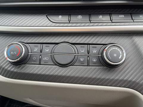 MAXUS Deliver 9 Deliver 9 Panel Van 1 Manual Diesel - U885