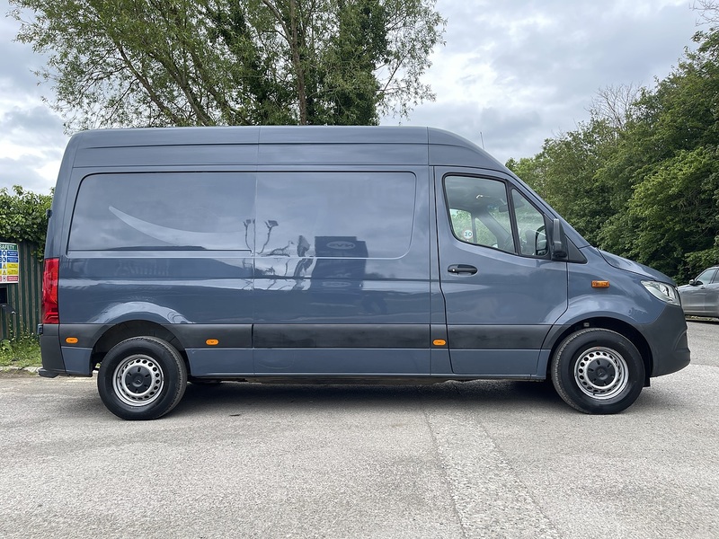 Mercedes-Benz eSprinter 55kWh Progressive Auto FWD L2 H2 5dr 20kW Charger - U886