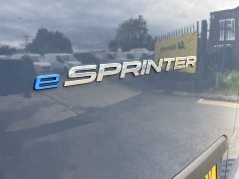 Mercedes-Benz eSprinter 55kWh Progressive Auto FWD L2 H2 5dr 20kW Charger - U886
