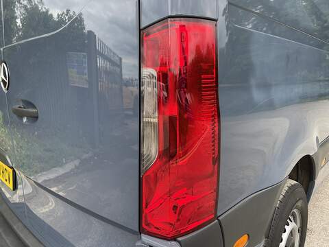 Mercedes-Benz eSprinter 55kWh Progressive Auto FWD L2 H2 5dr 20kW Charger - U886