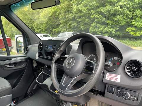 Mercedes-Benz eSprinter 55kWh Progressive Auto FWD L2 H2 5dr 20kW Charger - U886
