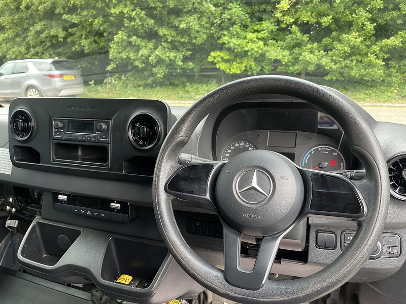 Mercedes-Benz eSprinter 55kWh Progressive Auto FWD L2 H2 5dr 20kW Charger - U886