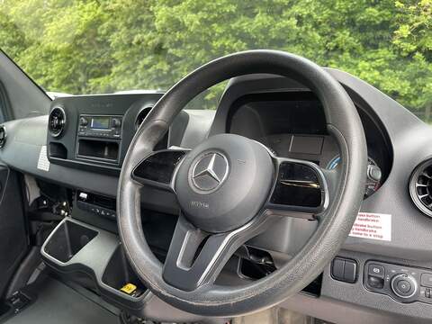 Mercedes-Benz eSprinter 55kWh Progressive Auto FWD L2 H2 5dr 20kW Charger - U886