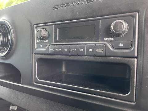 Mercedes-Benz eSprinter 55kWh Progressive Auto FWD L2 H2 5dr 20kW Charger - U886