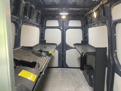 Mercedes-Benz eSprinter 55kWh Progressive Auto FWD L2 H2 5dr 20kW Charger - U886