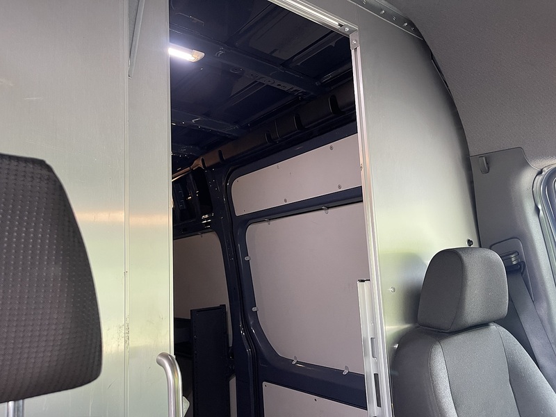Mercedes-Benz eSprinter 55kWh Progressive Auto FWD L2 H2 5dr 20kW Charger - U886