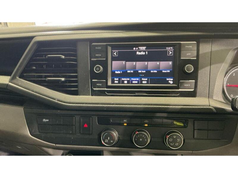 Volkswagen Transporter 2.0 TDI T32 Startline 4Motion LWB High Roof Euro 6 (s/s) 5dr - U891