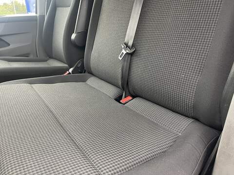 Volkswagen Transporter 2.0 TDI T32 Startline 4Motion LWB High Roof Euro 6 (s/s) 5dr - U891