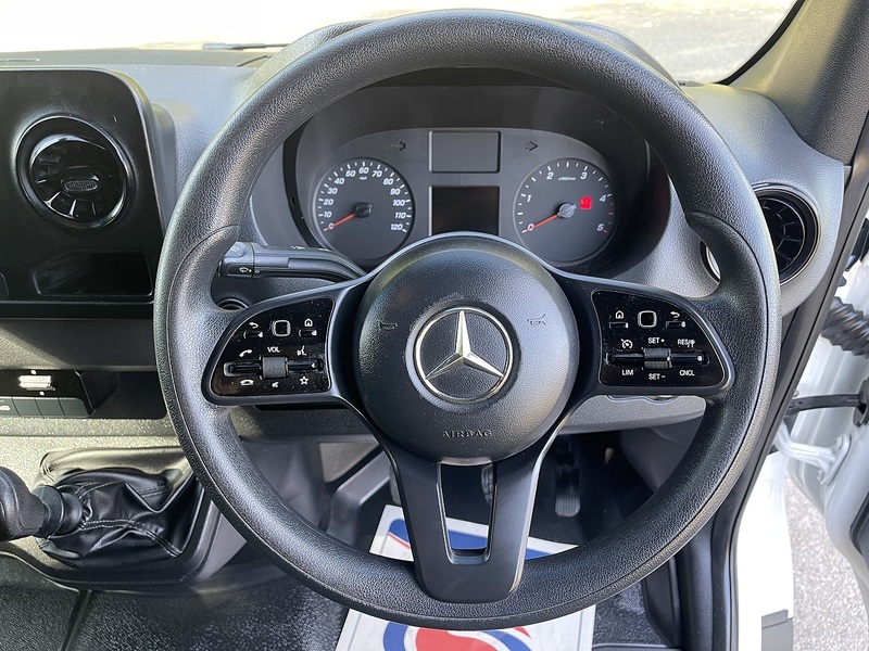 Mercedes-Benz Sprinter 2.0 315 CDI Progressive RWD L3 H2 Euro 6 (s/s) 5dr - U895