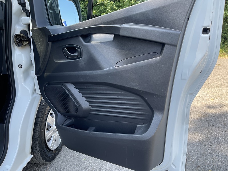 Renault Trafic 2.0 dCi Blue SL28 Business L1 H1 Euro 6 (s/s) 5dr - U903