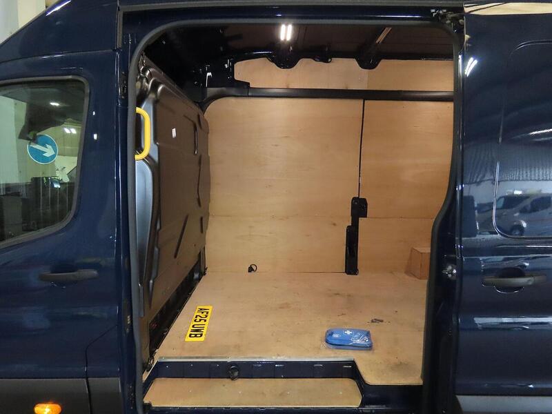 Ford Transit 2.0 350 EcoBlue Leader RWD L4 H3 Euro 6 (s/s) 5dr - U906