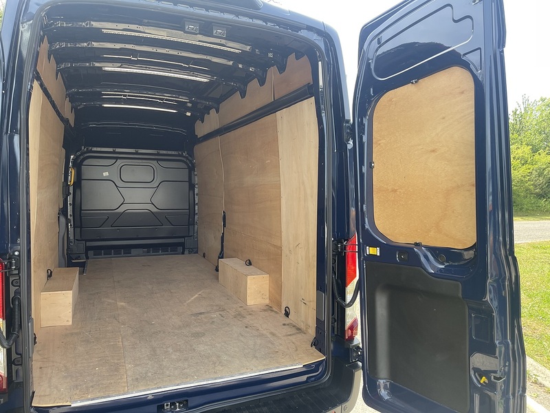 Ford Transit 2.0 350 EcoBlue Leader RWD L4 H3 Euro 6 (s/s) 5dr - U906