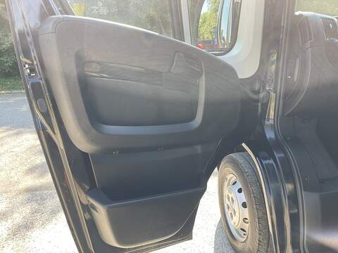 Peugeot Boxer 2.2 BlueHDi 335 Professional L3 H2 Euro 6 (s/s) 5dr - U919