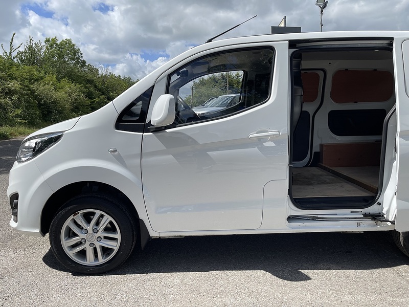 BYD ETP3 44.9kWh Auto MWB 5dr - U920